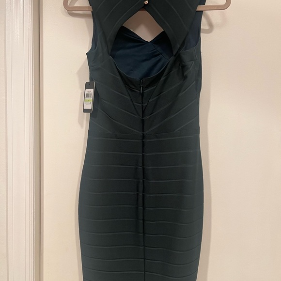 GUESS Hunter Green Bodycon Dress new with tag - Picture 3 of 3
